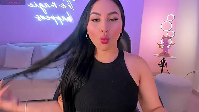 MiaRoberts1 online show from 10.25.25