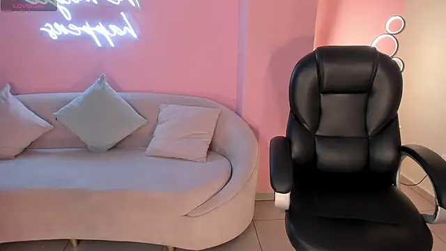 MiaRoberts1 online show from 11.04.25