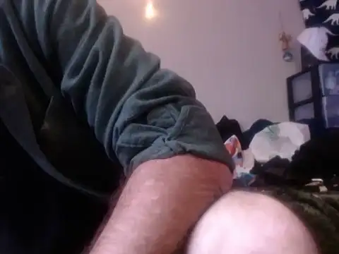 Snapshot of lickthecat chatting on 10.13.25 lickthecat online show from 10.13.25