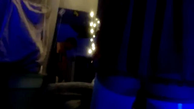 Snapshot of lickthecat chatting on 10.28.25 lickthecat online show from 10.28.25