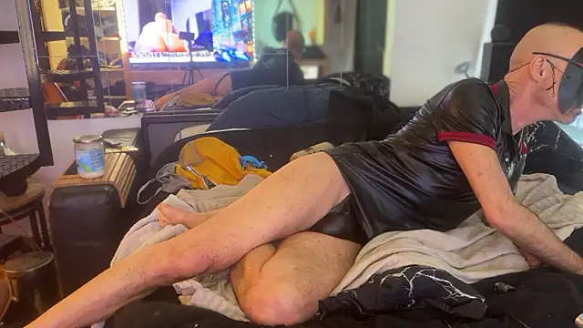 Snapshot of Sportparis4 chatting on 11.24.25 Sportparis4 online show from 11.24.25