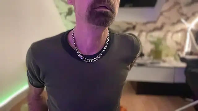 Snapshot of Sportparis4 chatting on 12.16.25 Sportparis4 online show from 12.16.25