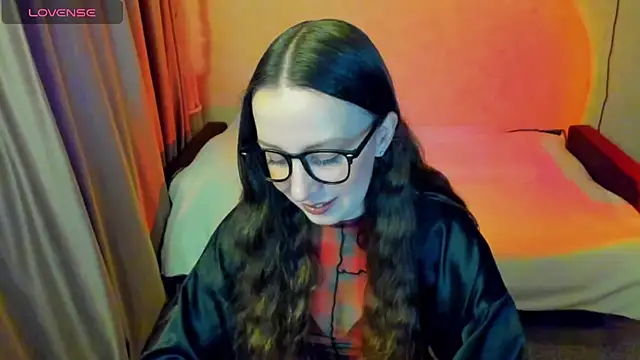 CurlySteph online show from 05.17.26