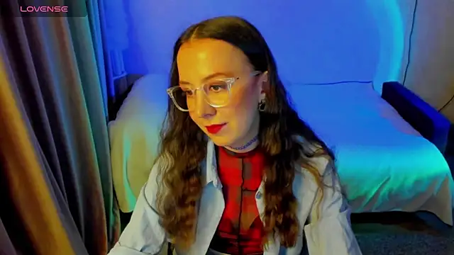 CurlySteph online show from 06.07.26