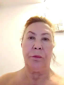 Hottie-Mom online show from 04.19.26
