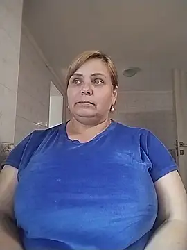 Snapshot of EvaCristal chatting on 05.15.26 EvaCristal online show from 05.15.26