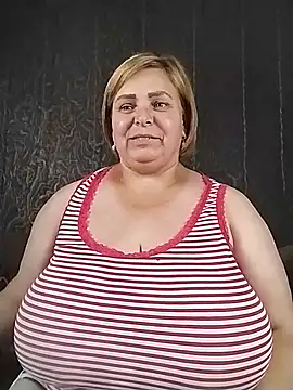 Snapshot of EvaCristal chatting on 06.30.26 EvaCristal online show from 06.30.26