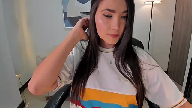 SaraParker  online show from 07.04.26