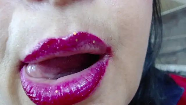 Kerly Doll online show from 01.15.25