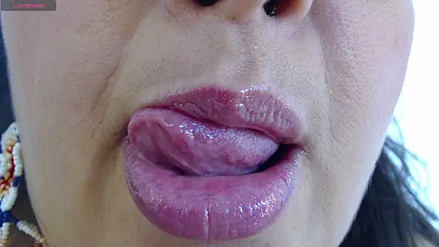 Kerly Doll online show from 02.05.25