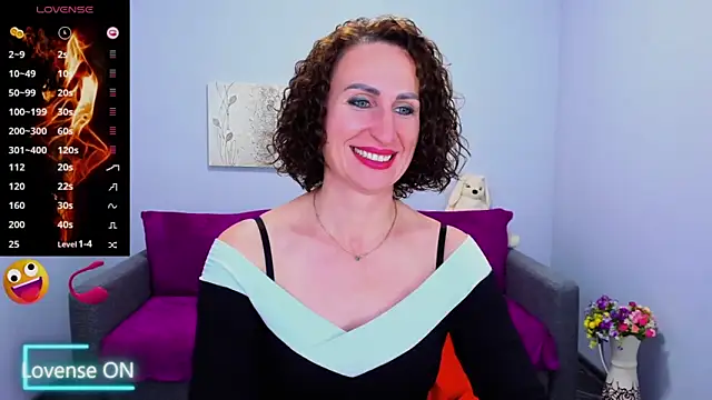 Nia Smithh online show from 11.07.25