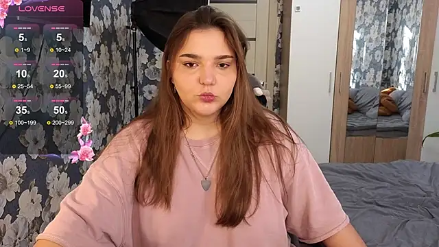 Snapshot of _momiji_ chatting on 02.04.26 momiji online show from 02.04.26