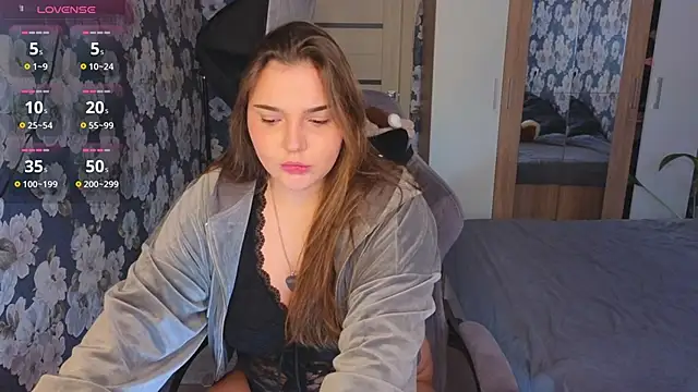 Snapshot of _momiji_ chatting on 02.06.26 momiji online show from 02.06.26