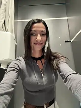 Snapshot of _MiaQueen_ chatting on 09.25.25  MiaQueen  online show from 09.25.25