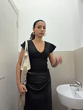  MiaQueen  online show from 07.04.26