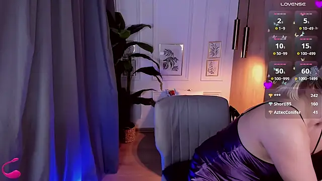 YolandaKiss online show from 03.11.25