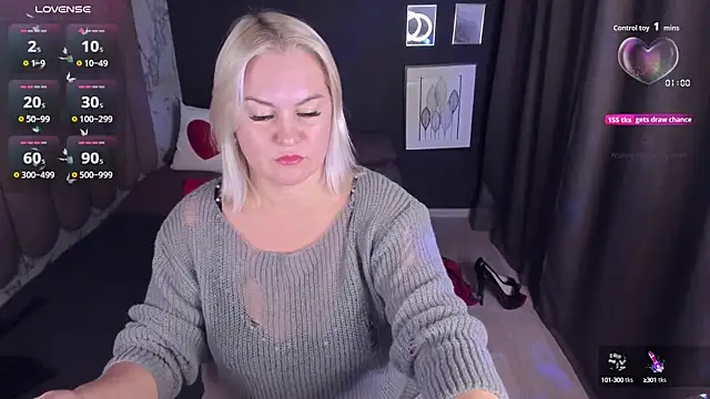 YolandaKiss online show from 10.10.25