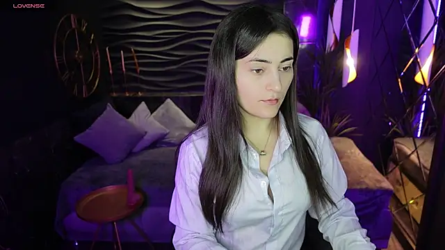 KylieMellow online show from 03.04.25