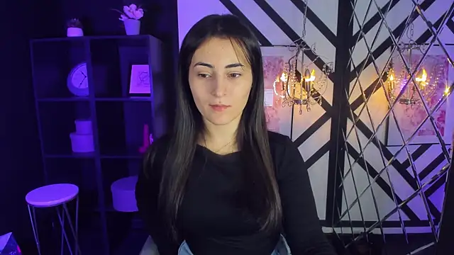 KylieMellow online show from 03.11.25