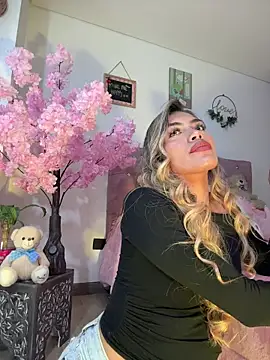 Snapshot of steewart_ chatting on 12.15.25 steewart online show from 12.15.25