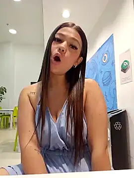 Snapshot of Alyshanon18 chatting on 01.02.25 Alyshanon18 online show from 01.02.25