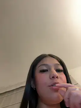 Snapshot of Alyshanon18 chatting on 03.20.25 Alyshanon18 online show from 03.20.25