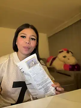 Snapshot of Alyshanon18 chatting on 03.21.25 Alyshanon18 online show from 03.21.25