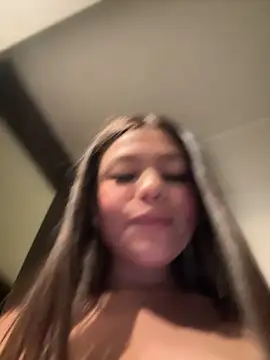 Snapshot of Alyshanon18 chatting on 03.23.25 Alyshanon18 online show from 03.23.25