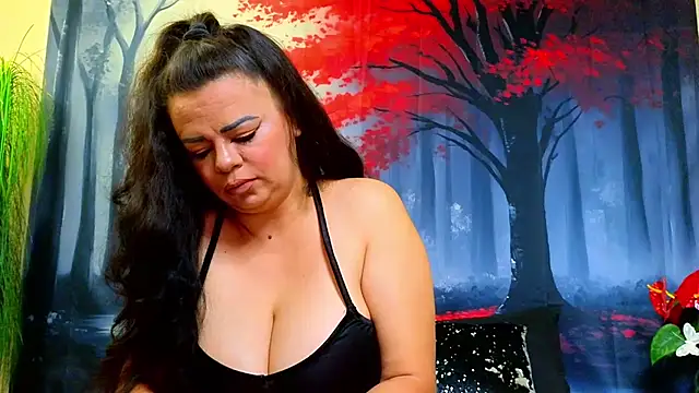 ElizabethEven online show from 10.25.25