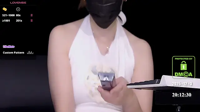 Snapshot of melia_Z chatting on 12.03.25 melia Z online show from 12.03.25