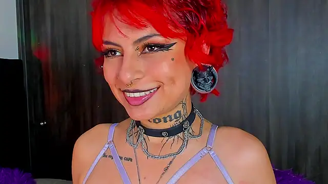 Snapshot of Rainnbow_ chatting on 02.14.25 Rainnbow online show from 02.14.25