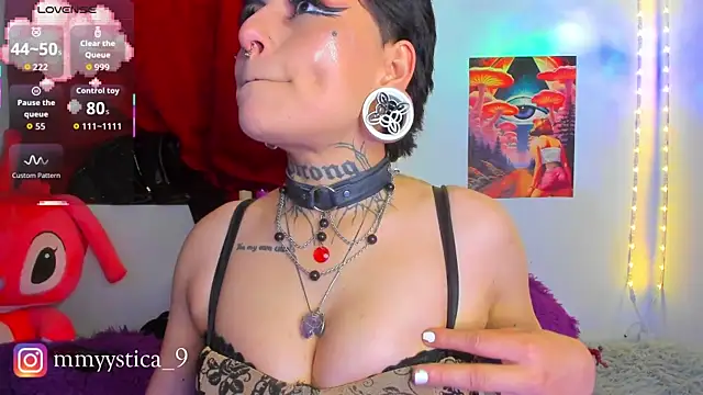 Snapshot of Rainnbow_ chatting on 10.01.25 Rainnbow online show from 10.01.25