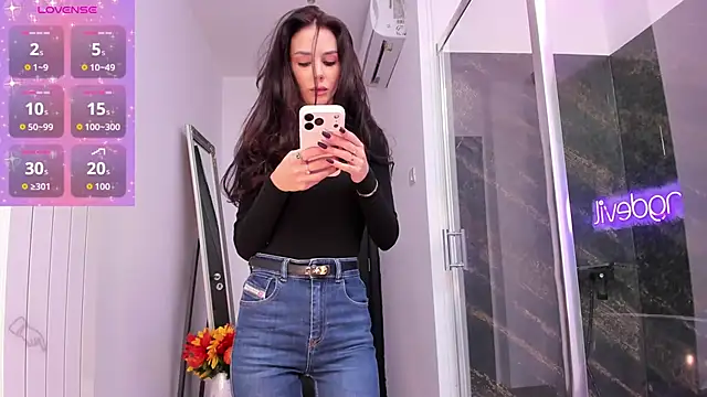 Snapshot of realhotfallingdevil chatting on 11.10.25 realhotfallingdevil online show from 11.10.25