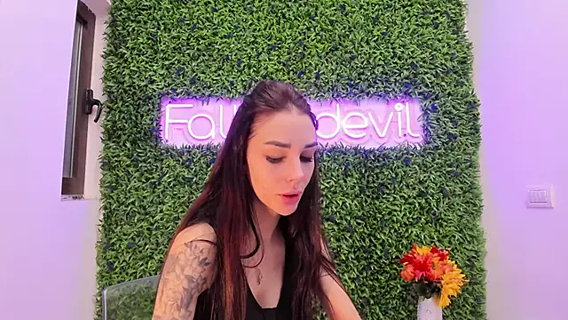 Snapshot of realhotfallingdevil chatting on 11.19.25 realhotfallingdevil online show from 11.19.25