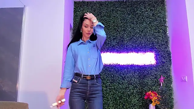 Snapshot of realhotfallingdevil chatting on 12.04.25 realhotfallingdevil online show from 12.04.25