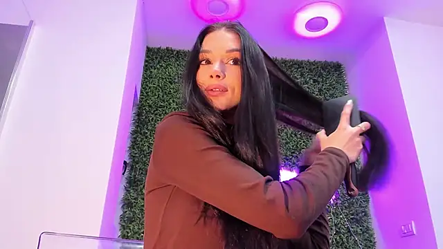 Snapshot of realhotfallingdevil chatting on 01.11.26 realhotfallingdevil online show from 01.11.26