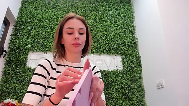 realhotfallingdevil online show from 04.23.26
