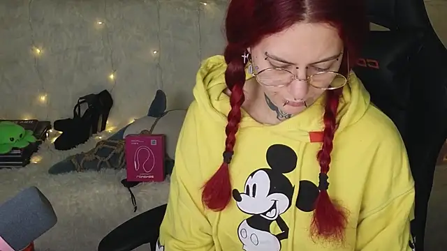 Snapshot of Ginger_Stay chatting on 10.30.25 Ginger Stay online show from 10.30.25