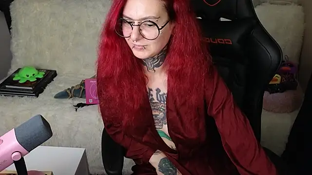 Snapshot of Ginger_Stay chatting on 11.21.25 Ginger Stay online show from 11.21.25