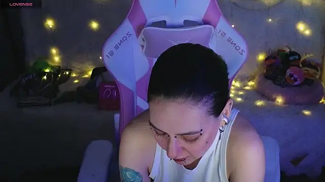 Ginger Stay online show from 04.22.26