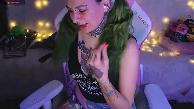 Ginger Stay online show from 04.29.26