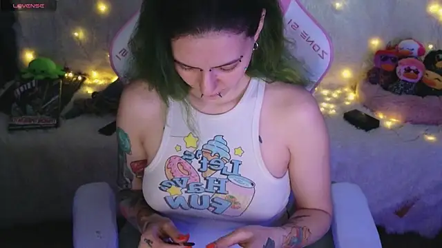Ginger Stay online show from 05.04.26
