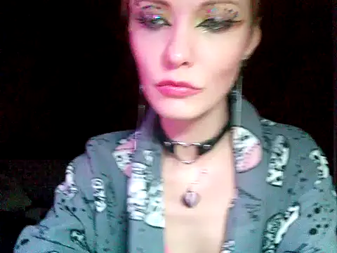 WildMissNiks online show from 01.18.25