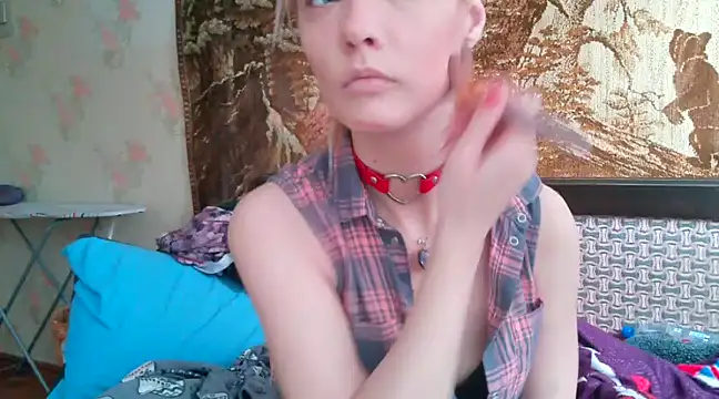 WildMissNiks online show from 02.20.25