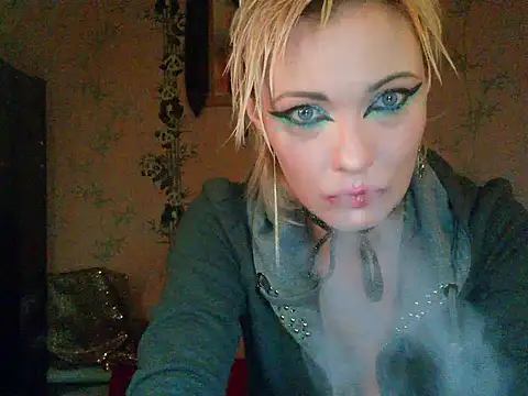 WildMissNiks online show from 11.12.25