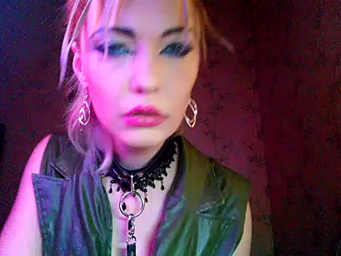 WildMissNiks online show from 11.27.25