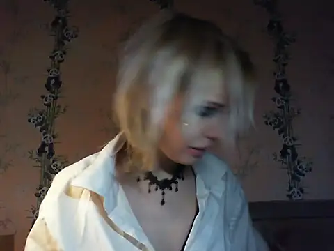 Snapshot of WildMissNiks chatting on 04.08.26 WildMissNiks online show from 04.08.26