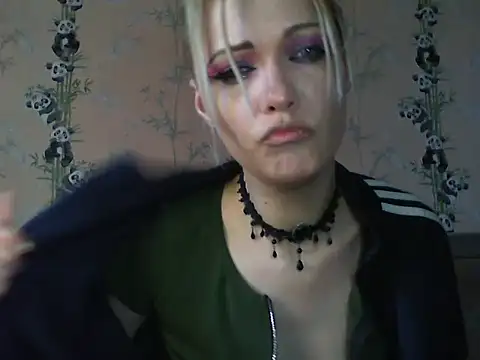 Snapshot of WildMissNiks chatting on 05.09.26 WildMissNiks online show from 05.09.26