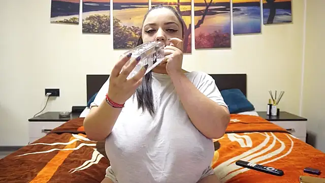 adelline online show from 03.10.25