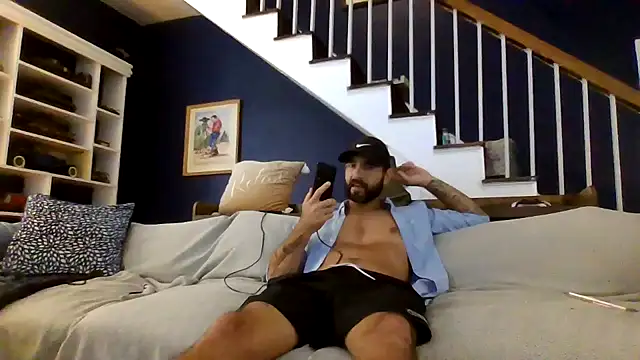 Snapshot of Itzmeebaby chatting on 10.10.25 Itzmeebaby online show from 10.10.25